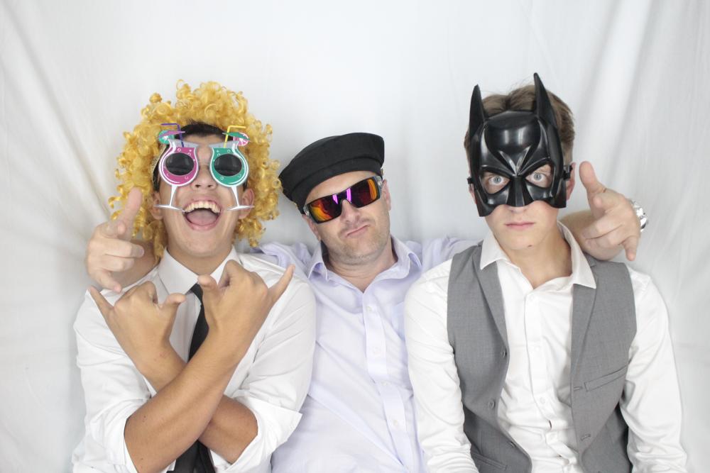 Mr & Mrs Guillen | View more photos from the event at gallery.myphotoboothexperience.co.uk/u/MyPhotoBoothExperienceLtd/Mr-Mrs-Guillen